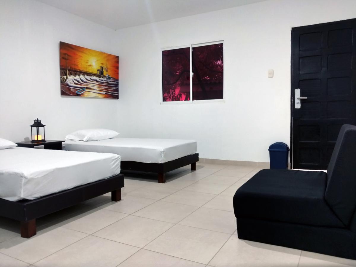 Hotel El Emigrante 哥伦比亚港 外观 照片