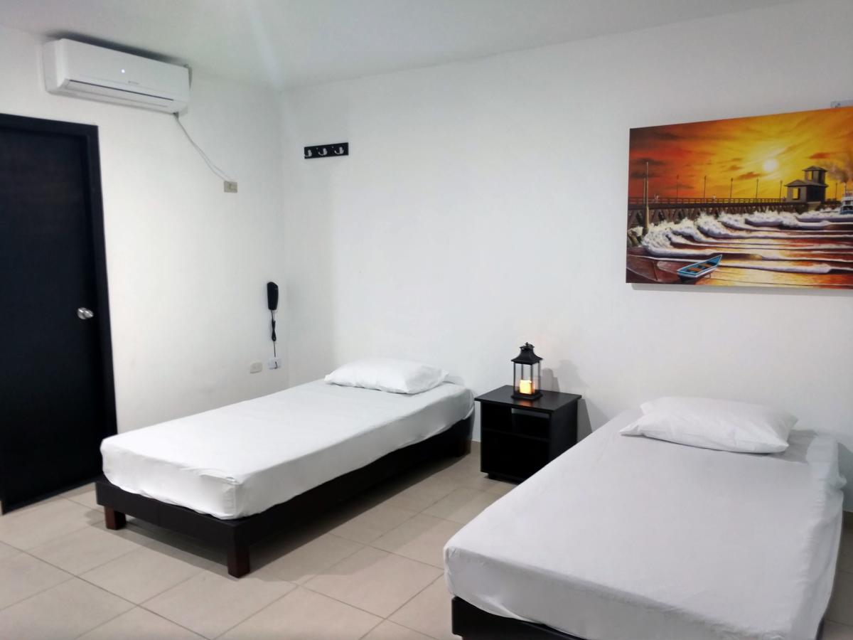 Hotel El Emigrante 哥伦比亚港 外观 照片