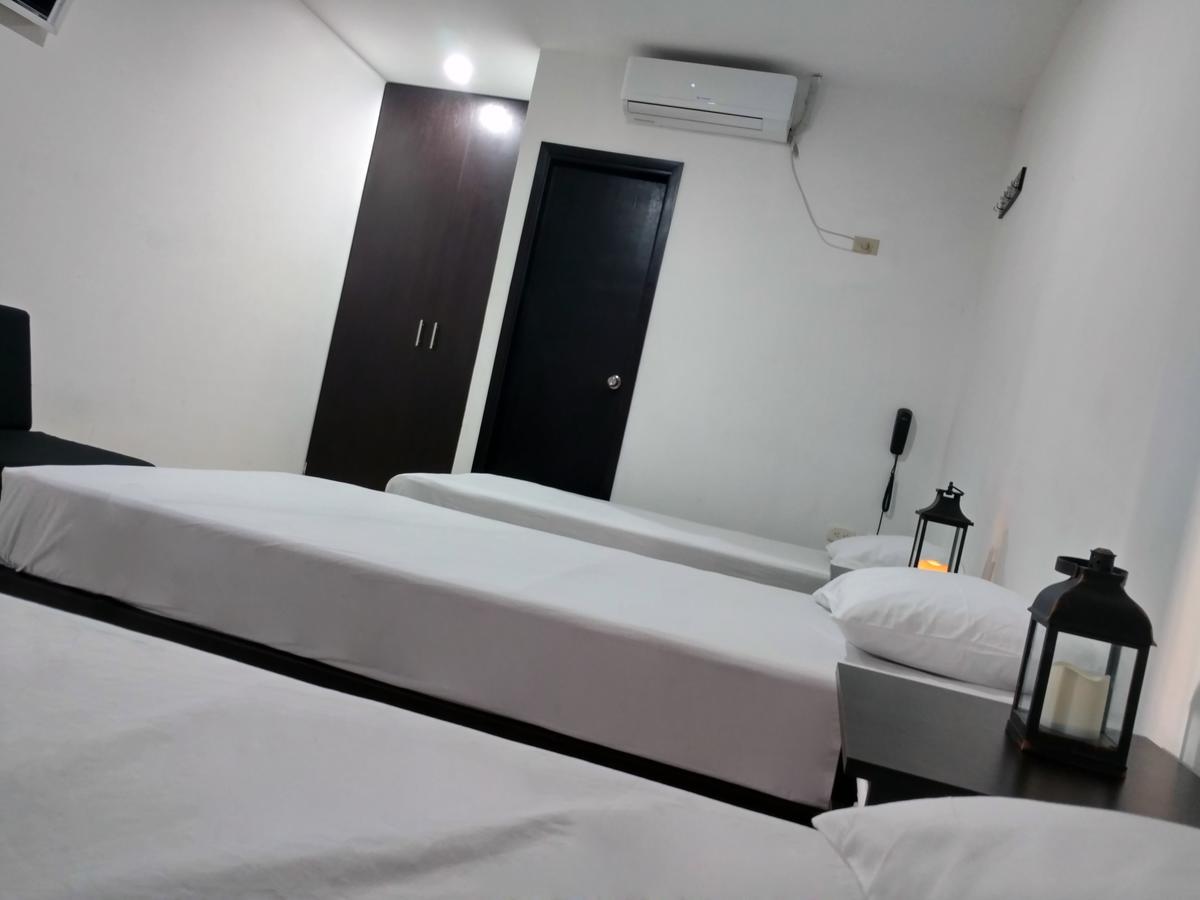 Hotel El Emigrante 哥伦比亚港 外观 照片