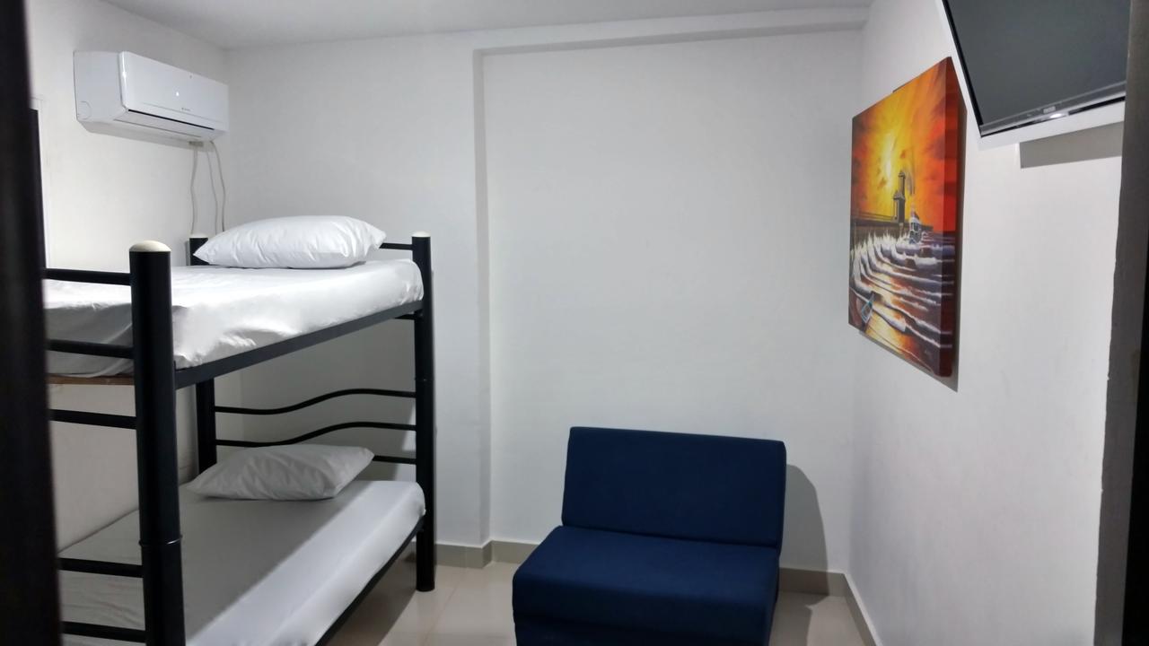 Hotel El Emigrante 哥伦比亚港 外观 照片